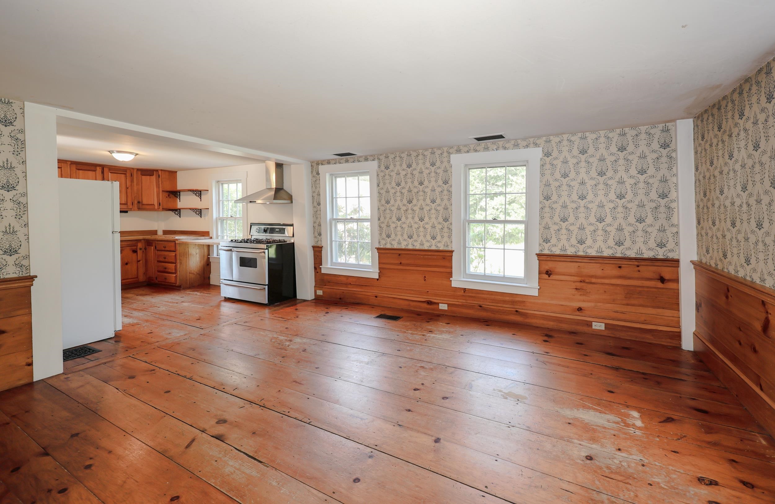 107 Greenfield Road New Boston, NH 03070 - Photo 11 of 59
