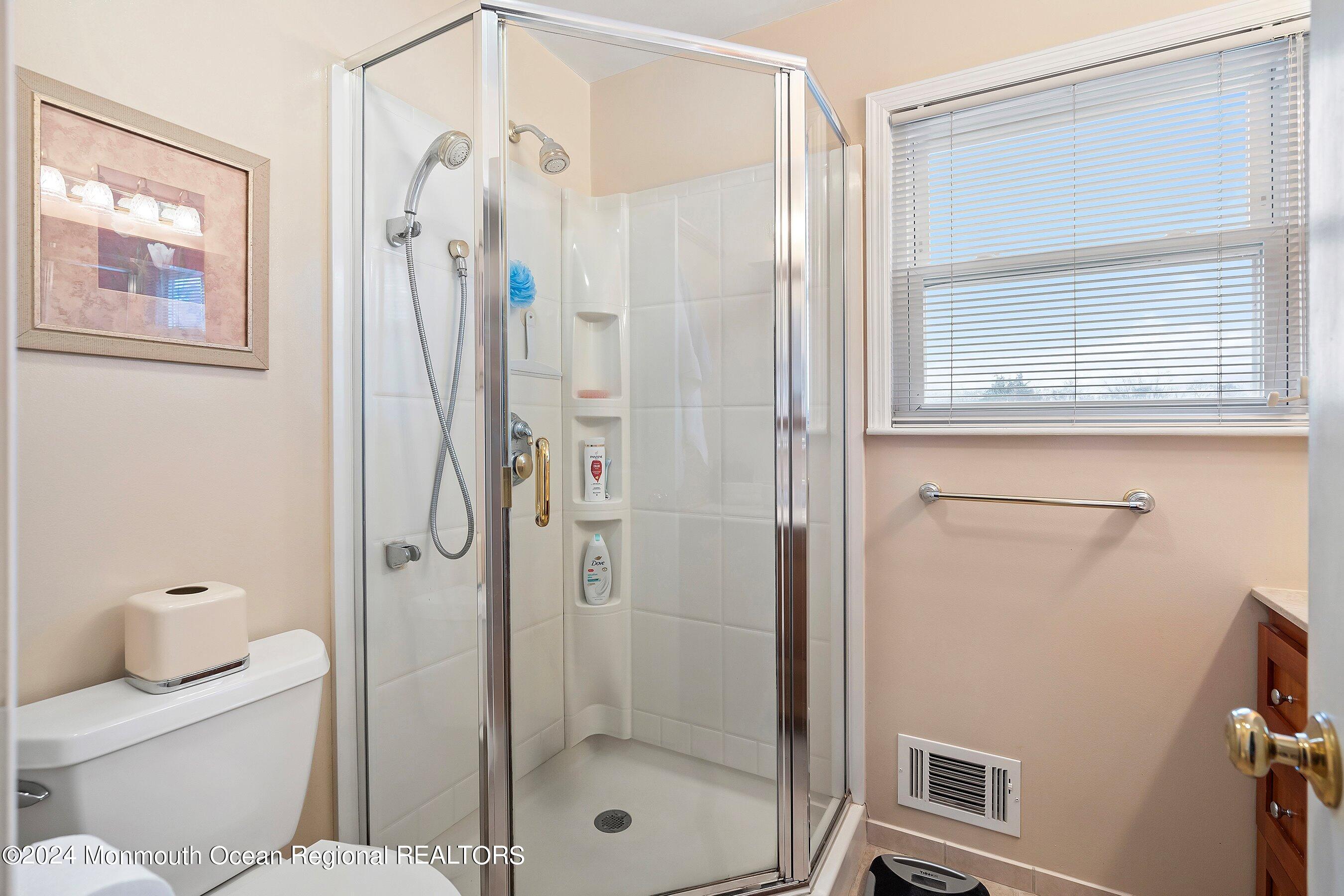 7 North Westfield Road Howell, NJ 07731 - Photo 21 of 37 21-Bath 2B