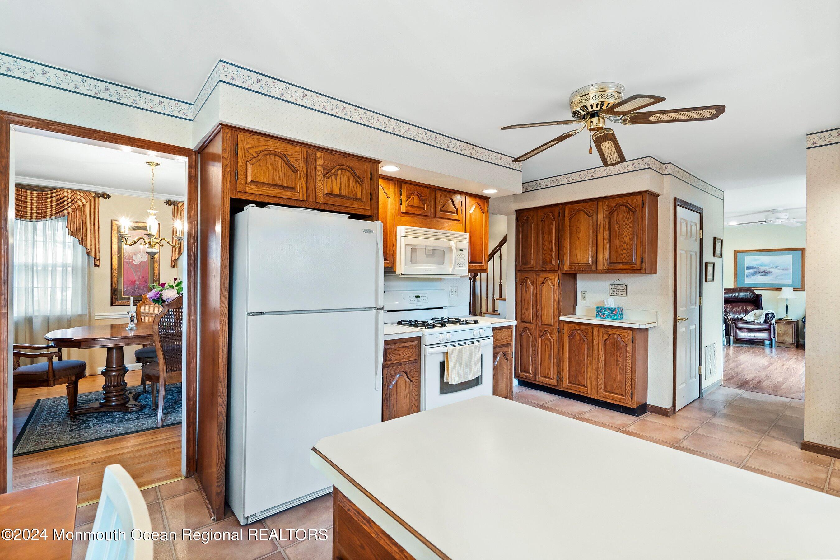 7 North Westfield Road Howell, NJ 07731 - Photo 8 of 37 08-Breakfast to Dining and Kitchen