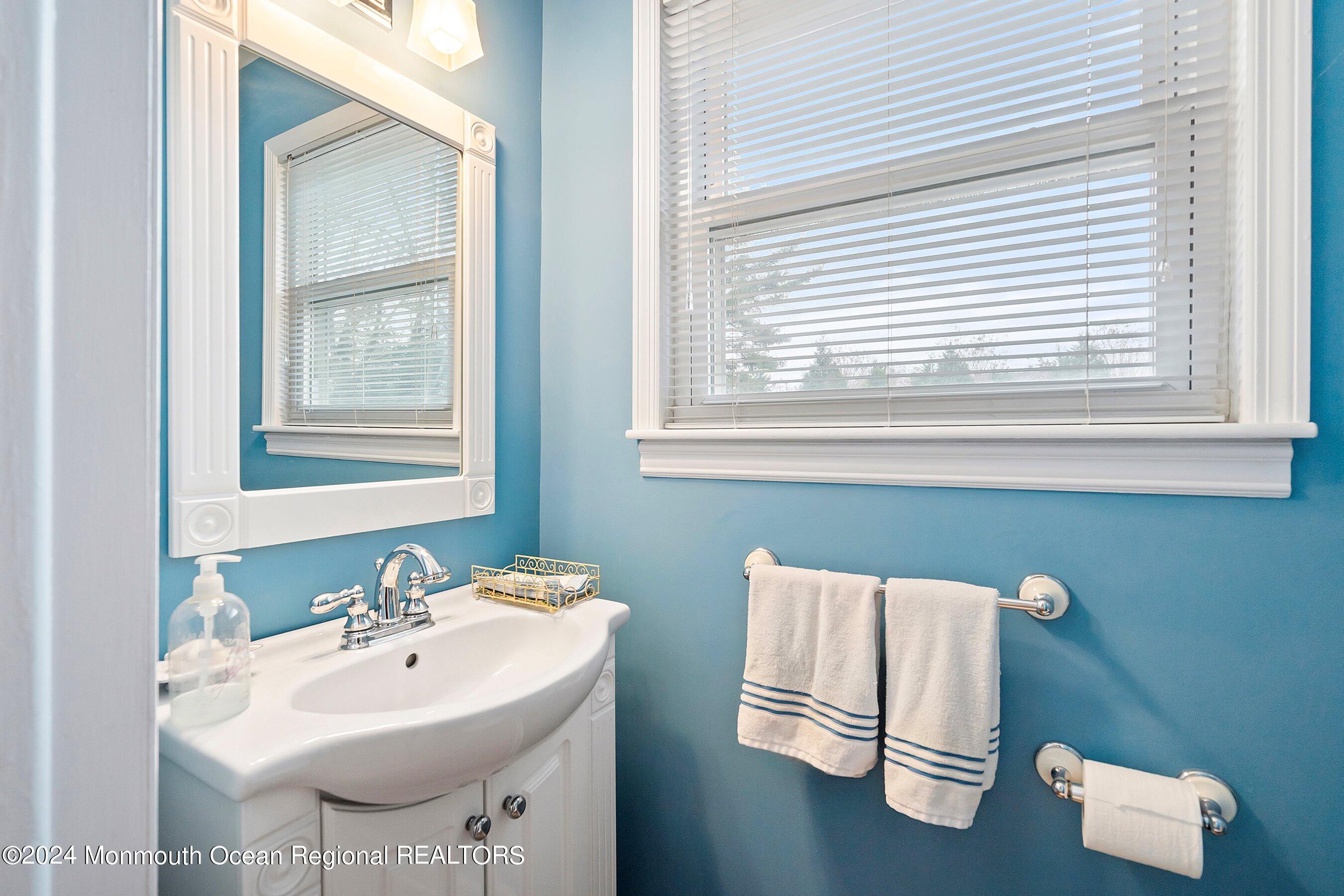 7 North Westfield Road Howell, NJ 07731 - Photo 10 of 37 10-Powder 1