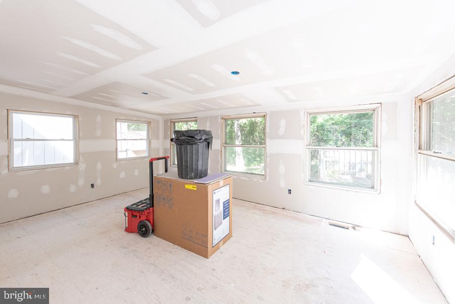 12 Hawthorn Road Millville, NJ 08332 - Photo 8 of 28 Family Room