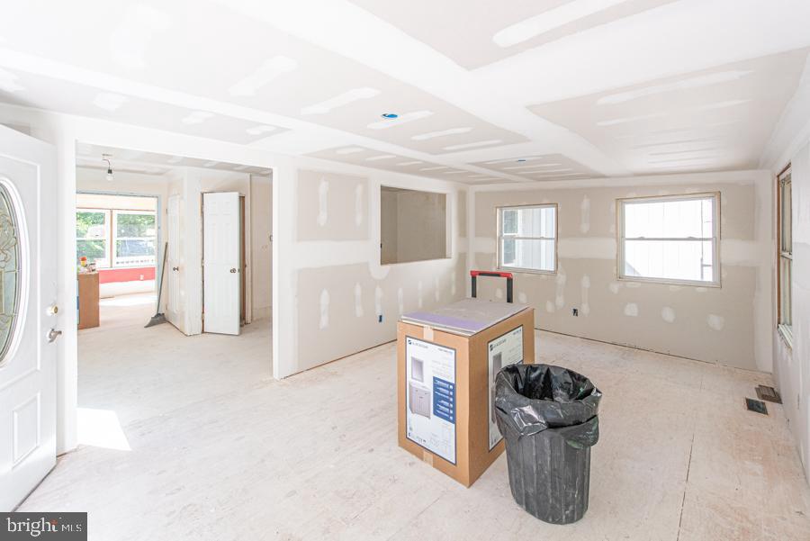 12 Hawthorn Road Millville, NJ 08332 - Photo 10 of 28 Family Room