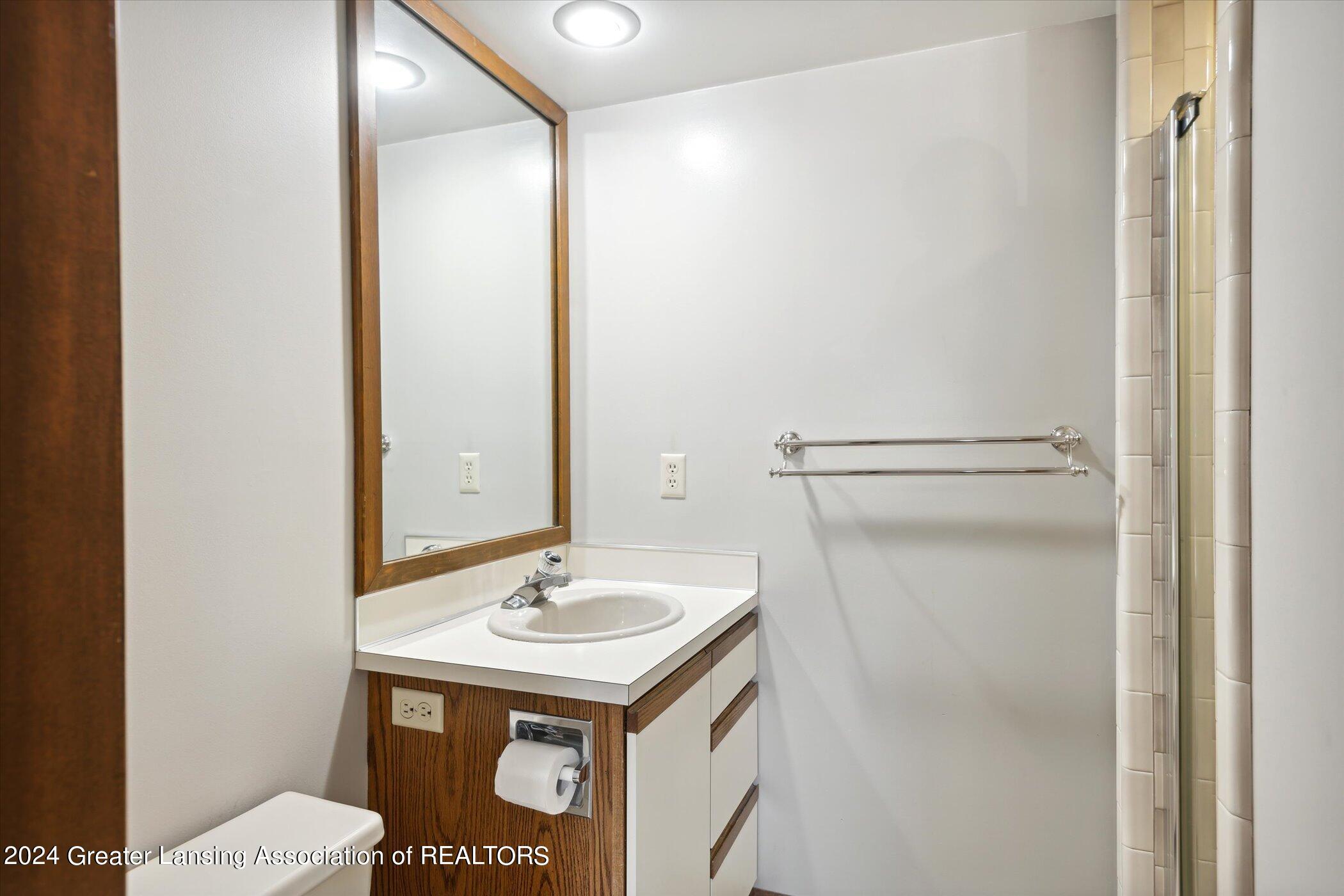 205 East Jolly Road, Unit A13 Lansing, MI 48910 - Photo 16 of 40 17-205-E-Jolly-Rd-A13-Lansing-MI-48910-W