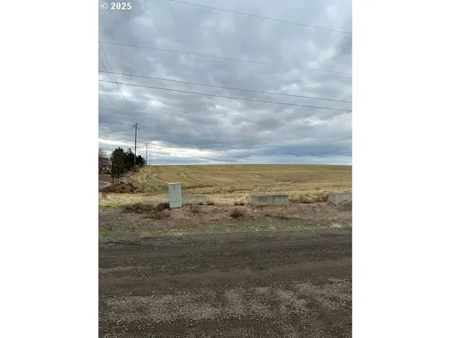 a view of sky from window
