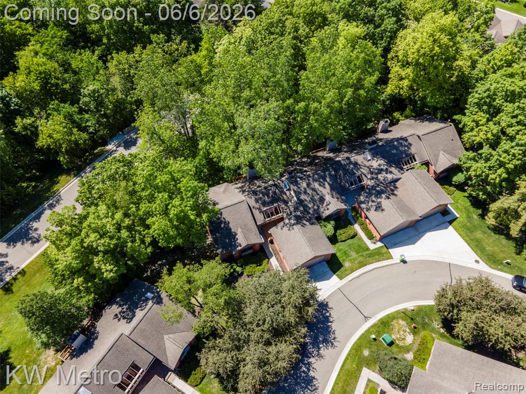 7348 Meadow Ridge Circle West Bloomfield, MI 48322 - Photo 2 of 59