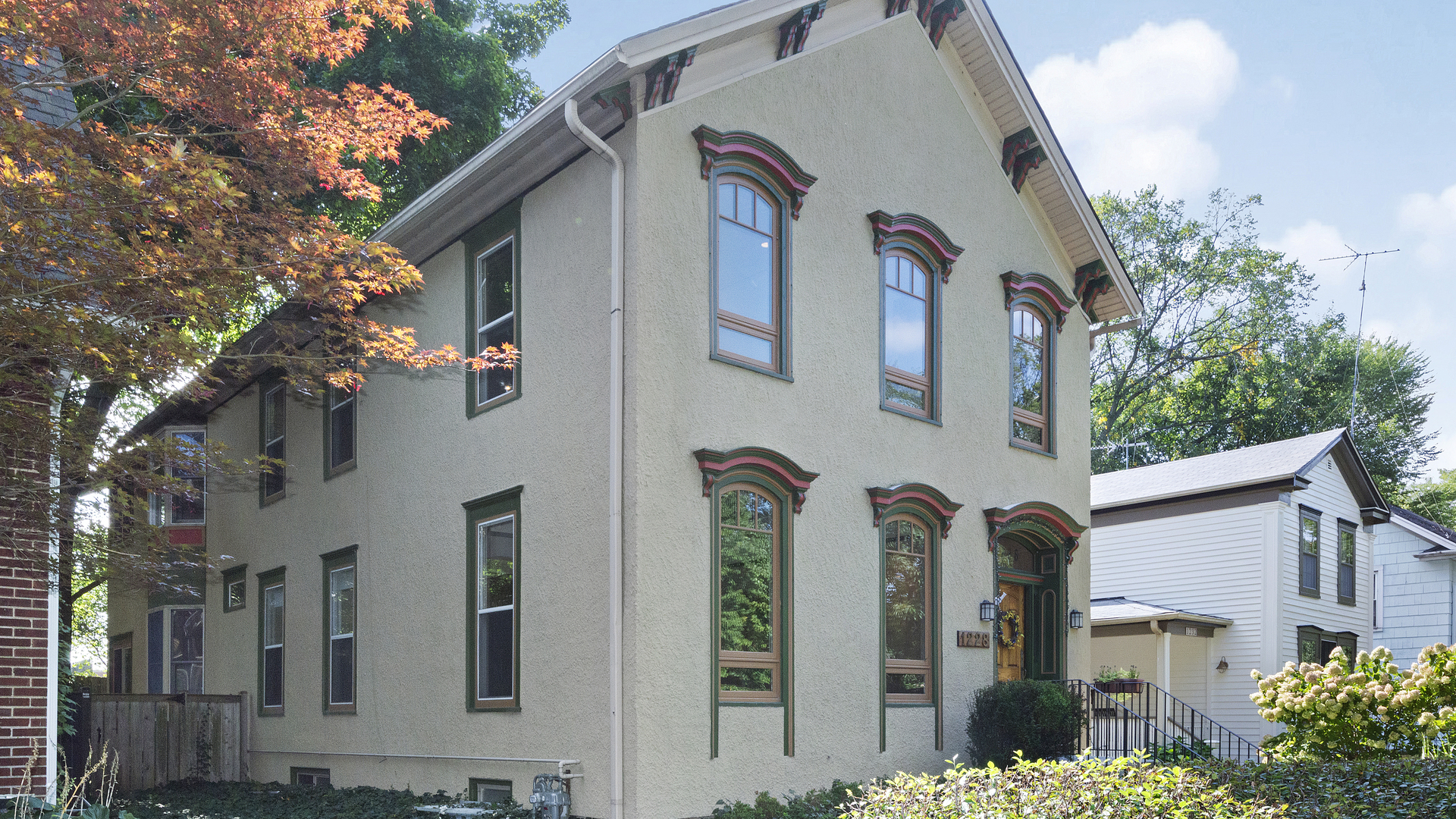 1228 Simpson Street Evanston, IL 60201 - Photo 2 of 33