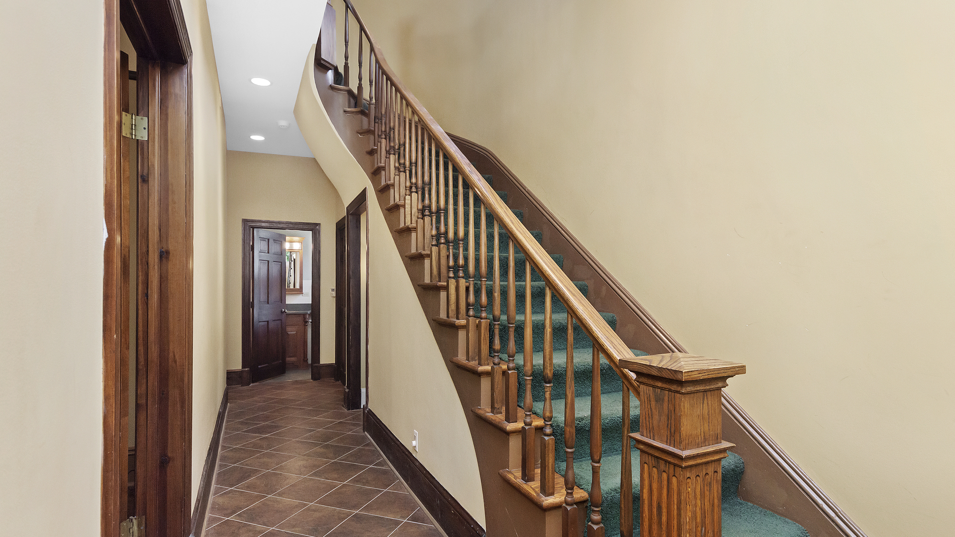 1228 Simpson Street Evanston, IL 60201 - Photo 3 of 33