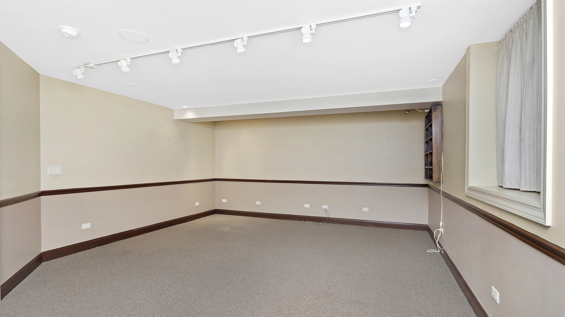 1228 Simpson Street Evanston, IL 60201 - Photo 21 of 33