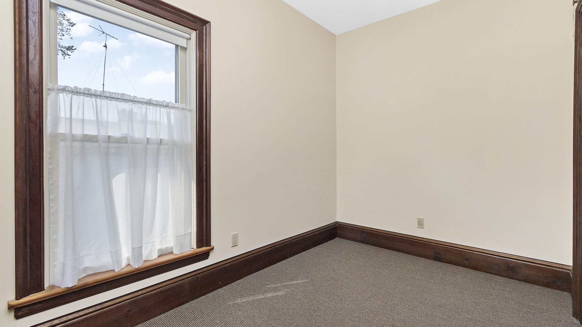 1228 Simpson Street Evanston, IL 60201 - Photo 25 of 33