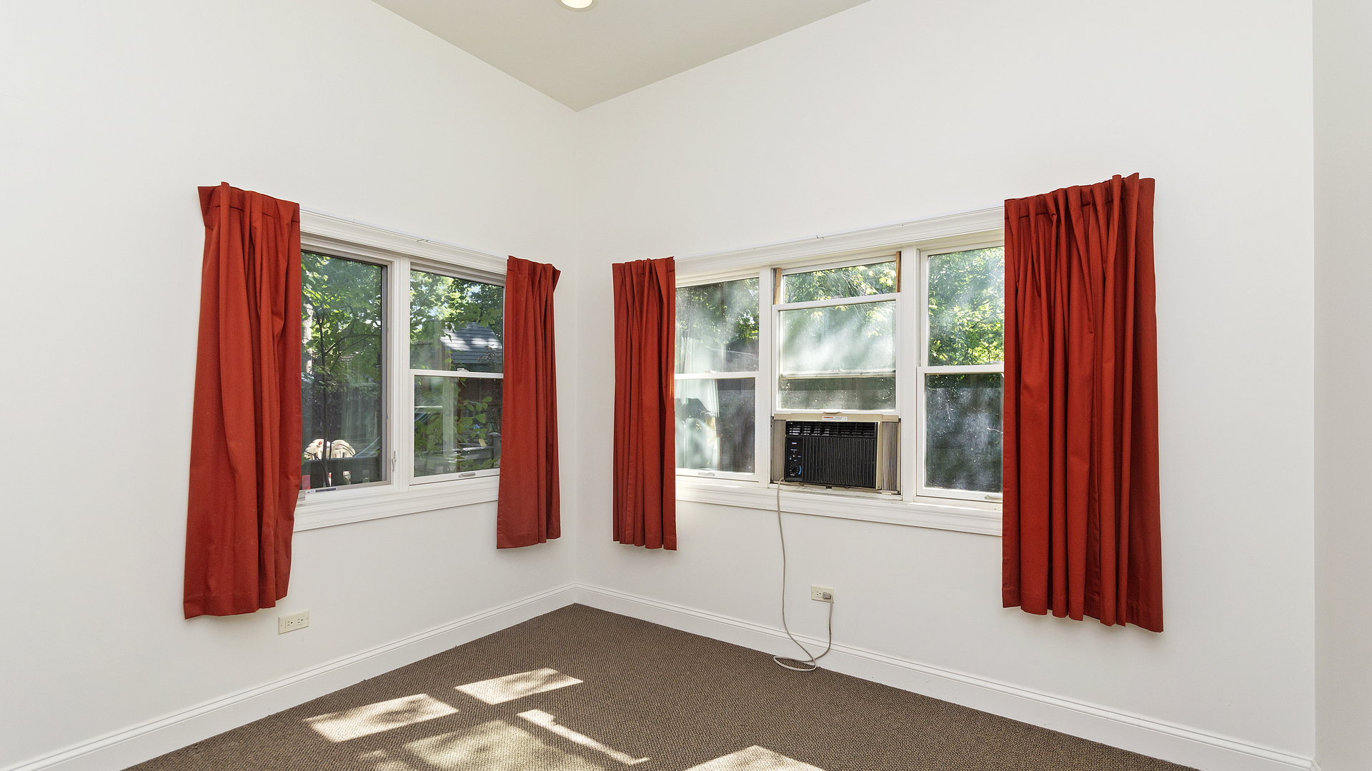 1228 Simpson Street Evanston, IL 60201 - Photo 26 of 33