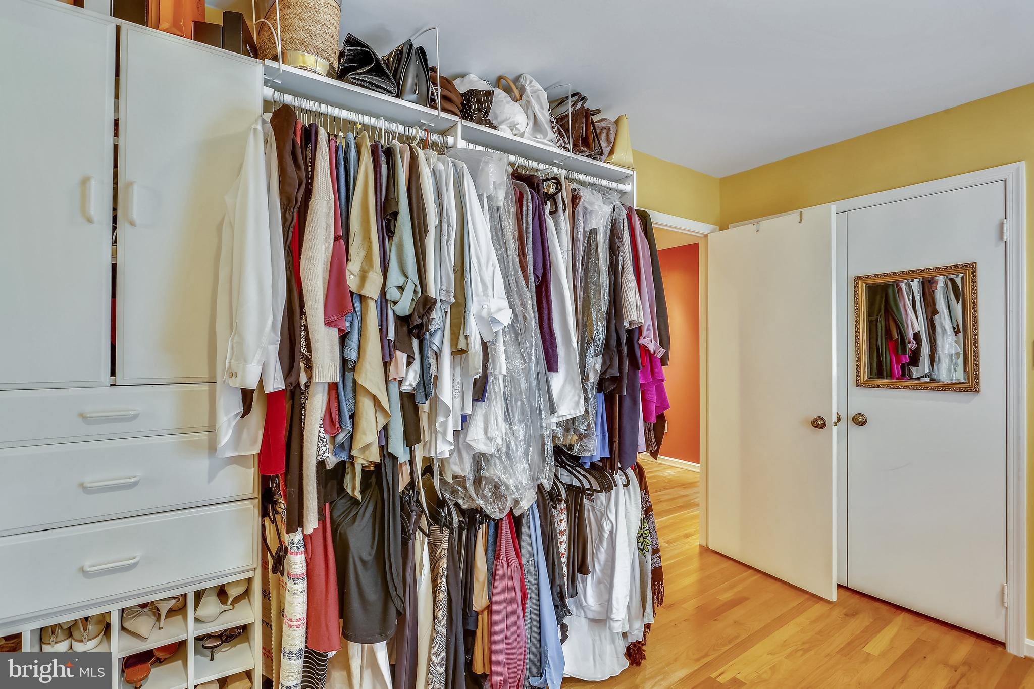9225 Cranford Drive Potomac, MD 20854 - Photo 31 of 49 11' x 9' Dressing area (formerly BR#5) in MBR