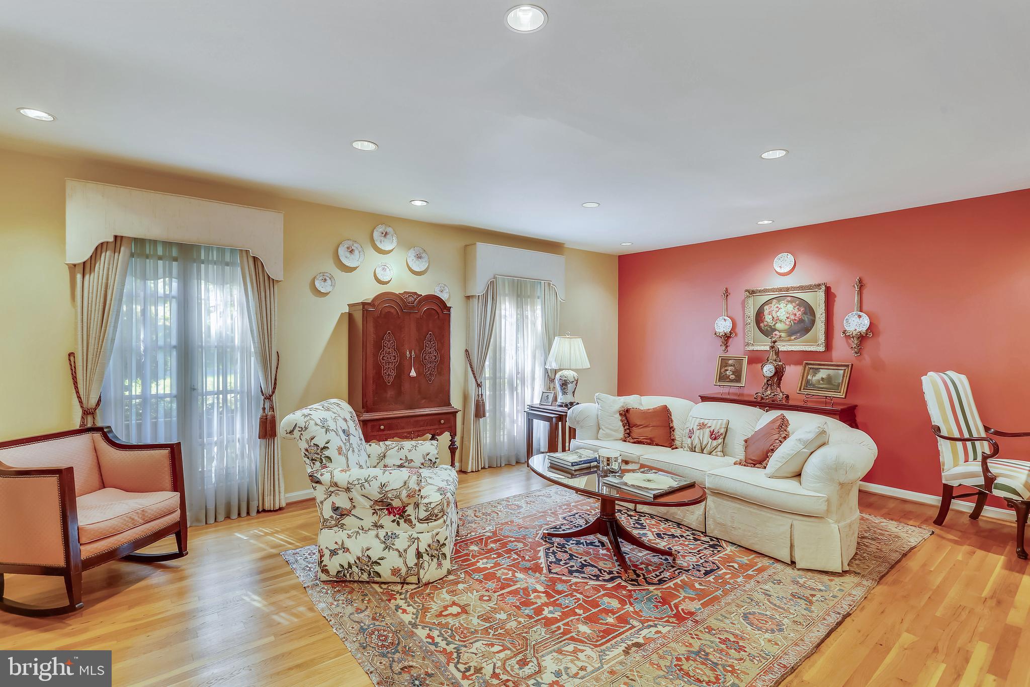 9225 Cranford Drive Potomac, MD 20854 - Photo 5 of 49 Large Living Room with hardwood floors