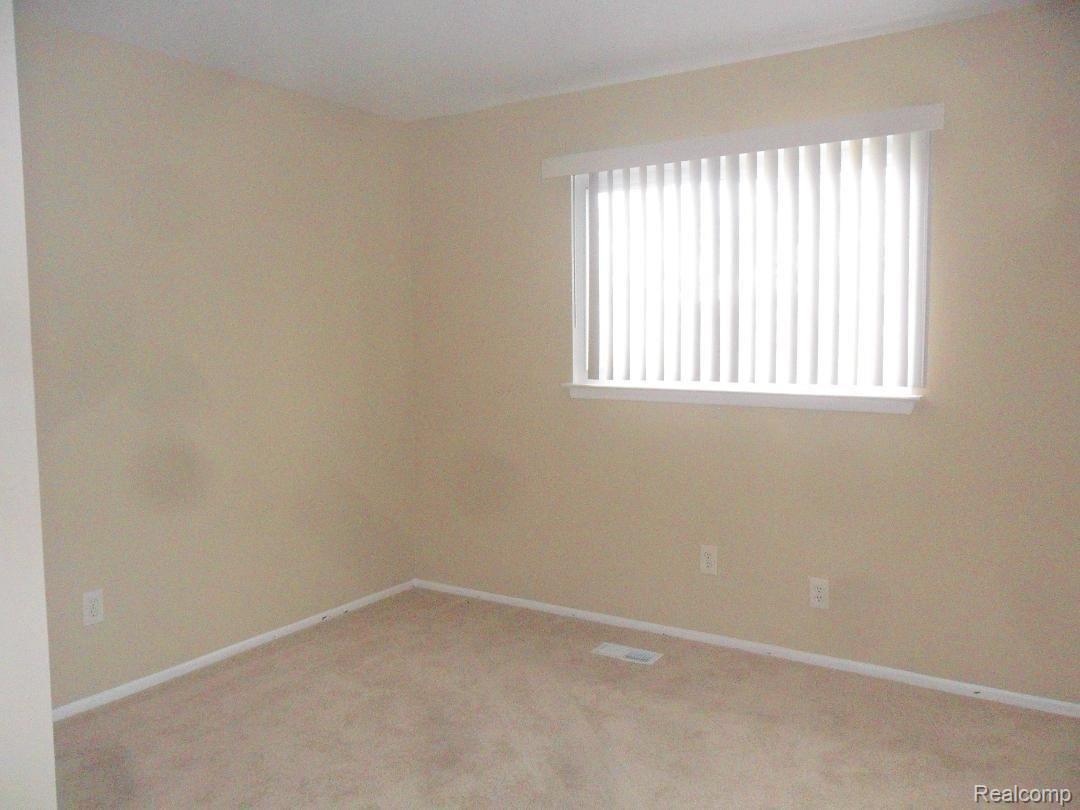 9701 Lisa Street Romulus, MI 48174 - Photo 12 of 14 l bed 3.JPG