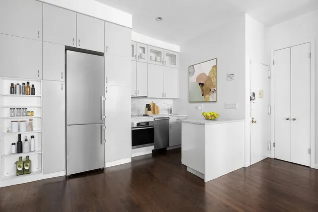 $830,000 | 356 West 23rd Street, Unit 3A | Chelsea