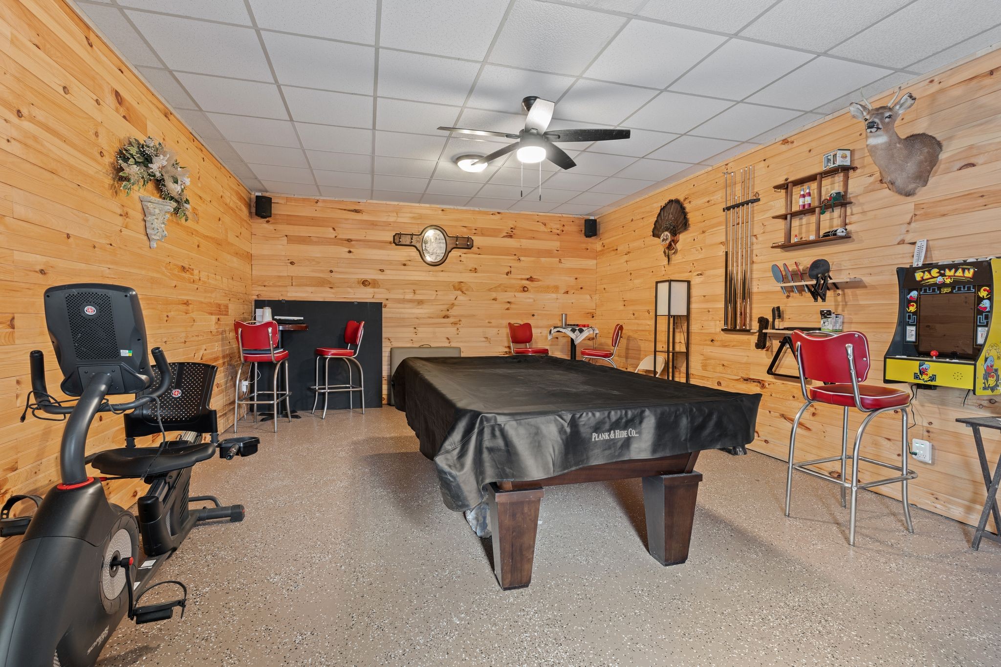 5867 Borthick Road Springfield, TN 37172 - Photo 35 of 43 a living room with furniture a air conditioner vent and a fireplace