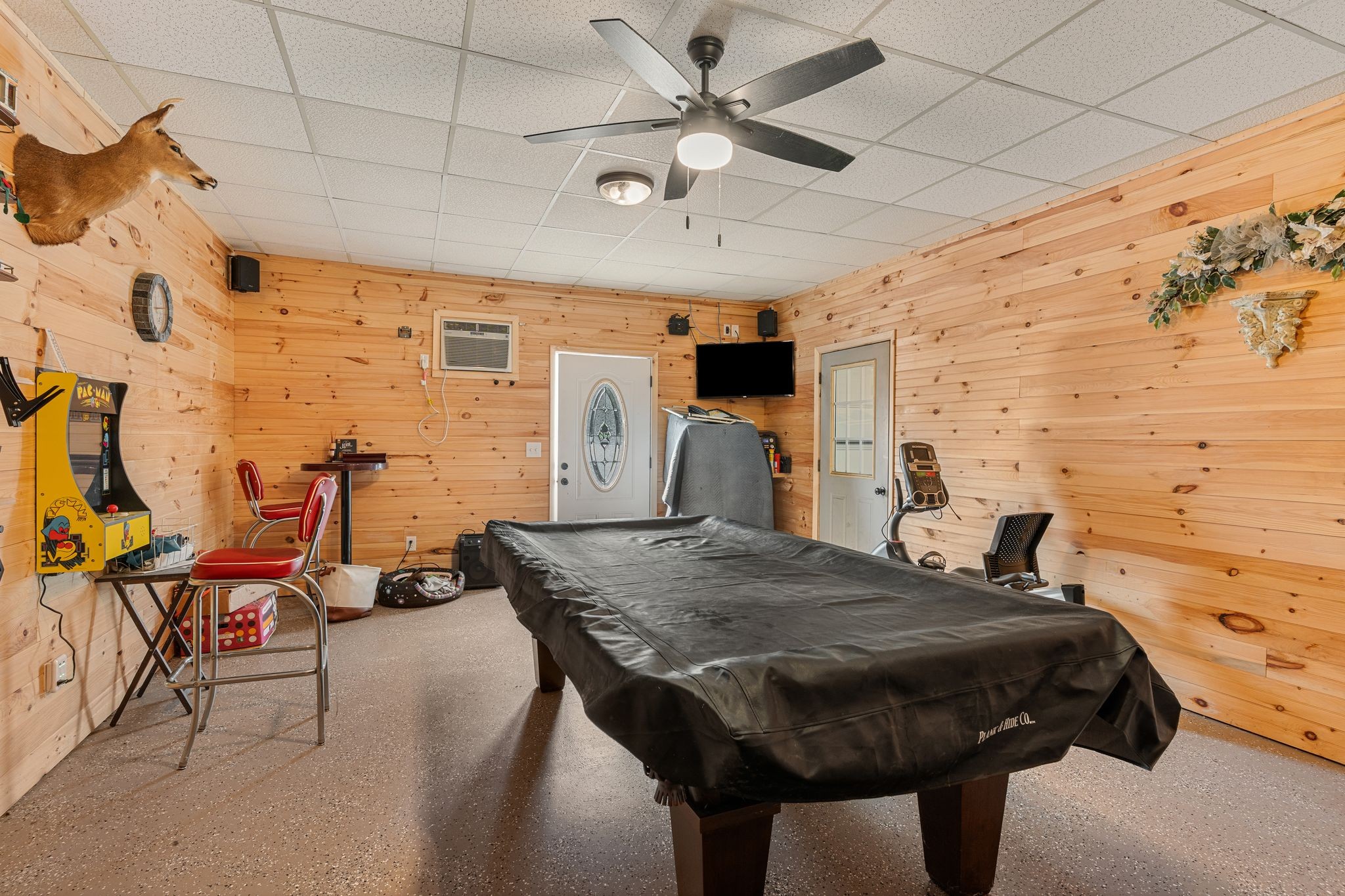 5867 Borthick Road Springfield, TN 37172 - Photo 36 of 43 a view of a patio with table and chairs