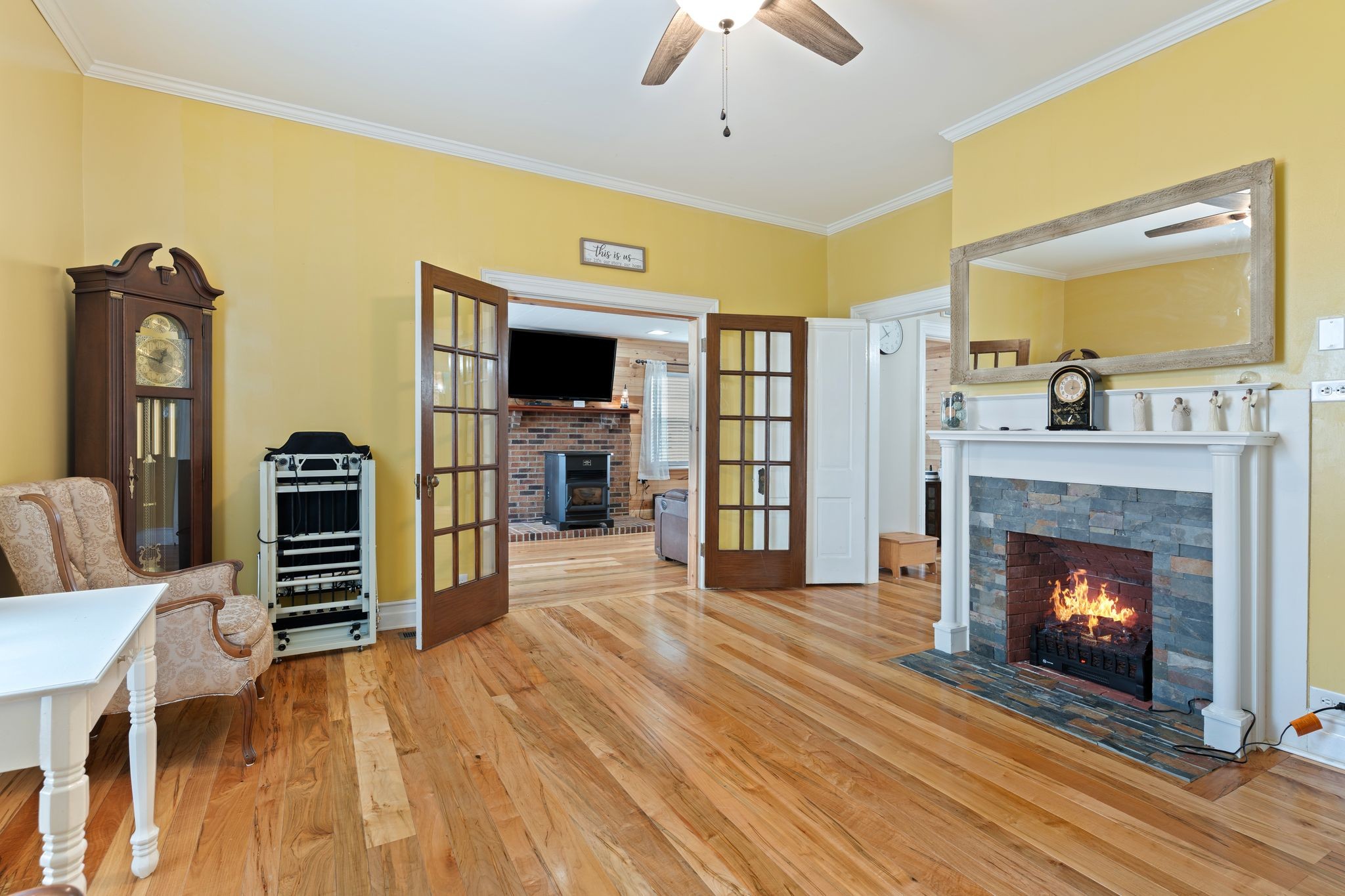 5867 Borthick Road Springfield, TN 37172 - Photo 8 of 43 a living room with furniture and a fireplace