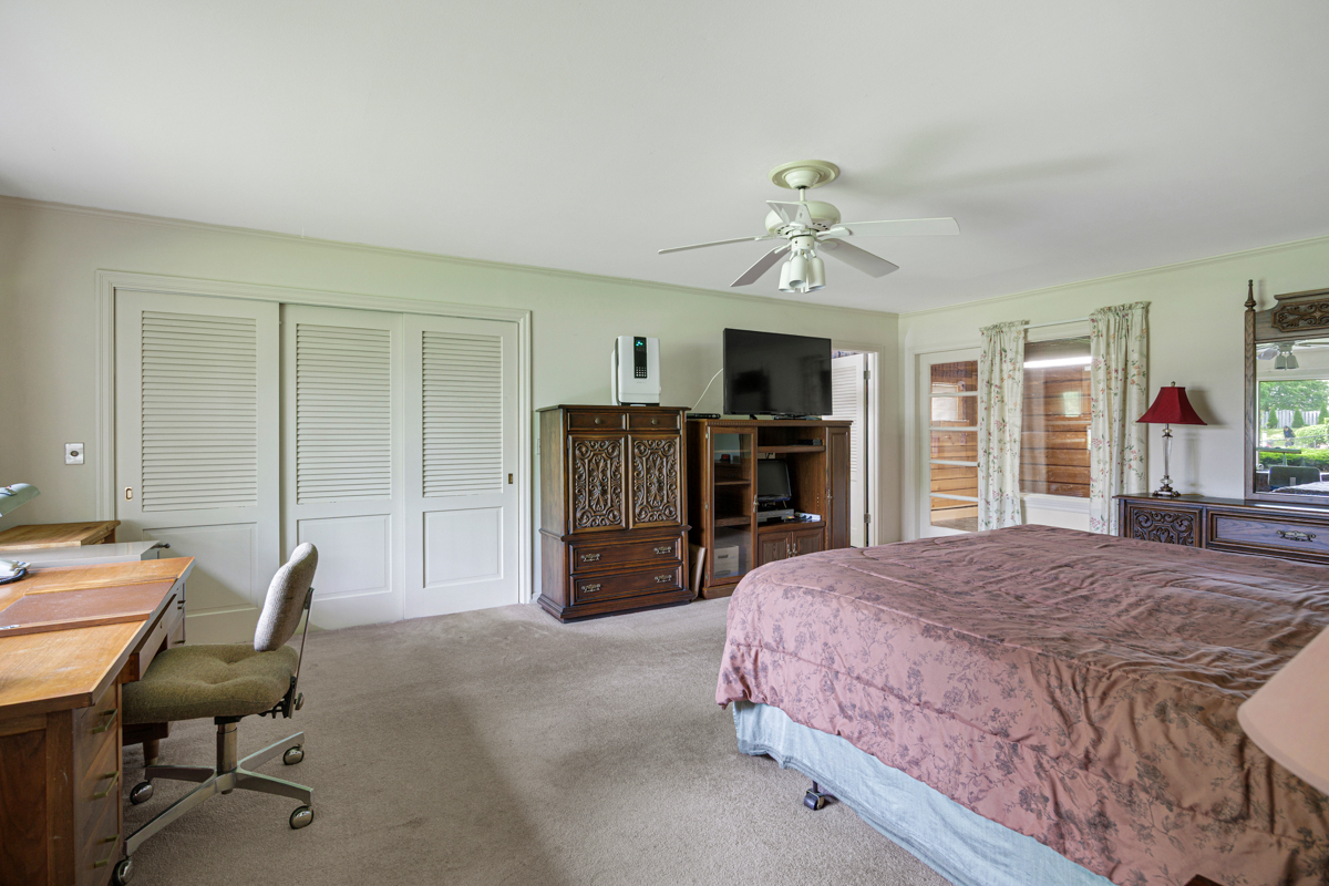 16 Green Ridge Road Elgin, IL 60120 - Photo 23 of 35 Gallery Image 23