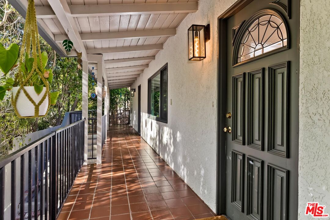 4221 Vanetta Drive Studio City, CA 91604 - Photo 17 of 41