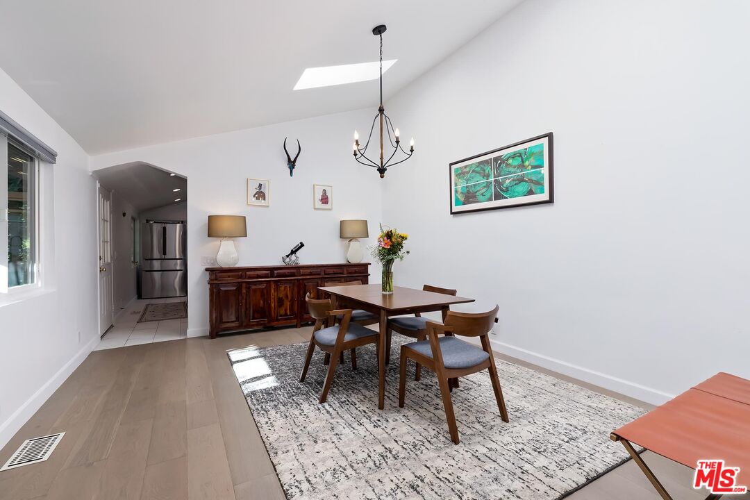 4221 Vanetta Drive Studio City, CA 91604 - Photo 34 of 41