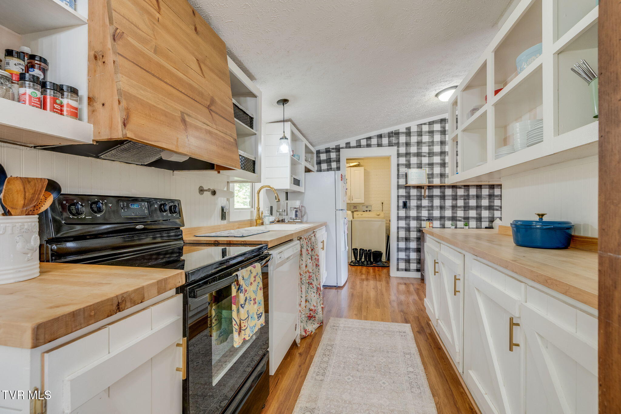 391 Old Rock Hill Road Watauga, TN 37694 - Photo 12 of 40 009