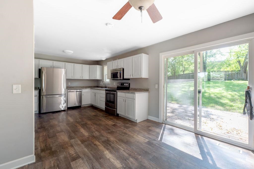 6109 Old Middleton Road Madison, WI 53705 - Photo 6 of 39 Gallery Image 6