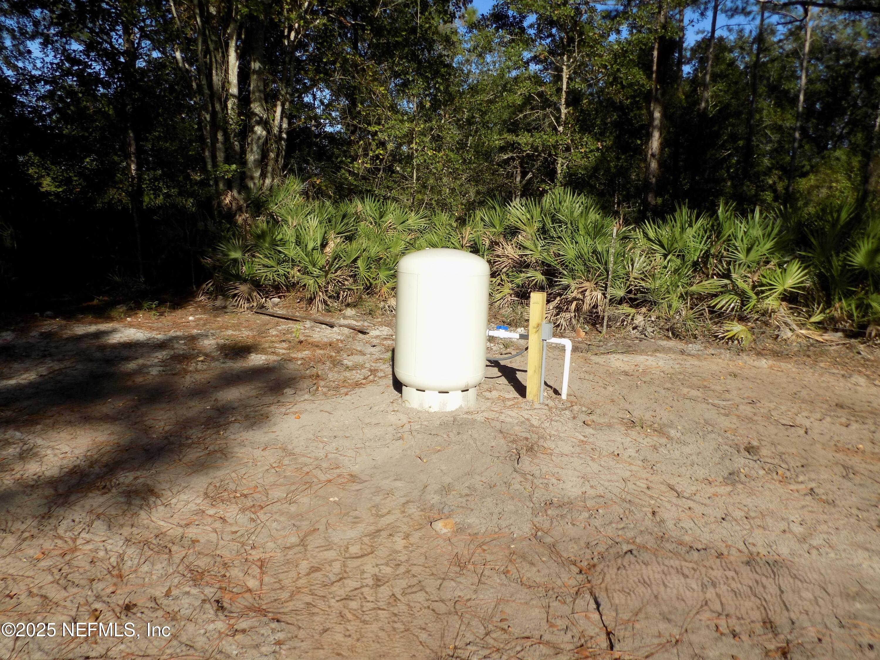 351-335 Otis Road Jacksonville, FL 32220 - Photo 5 of 11 a view of a yard