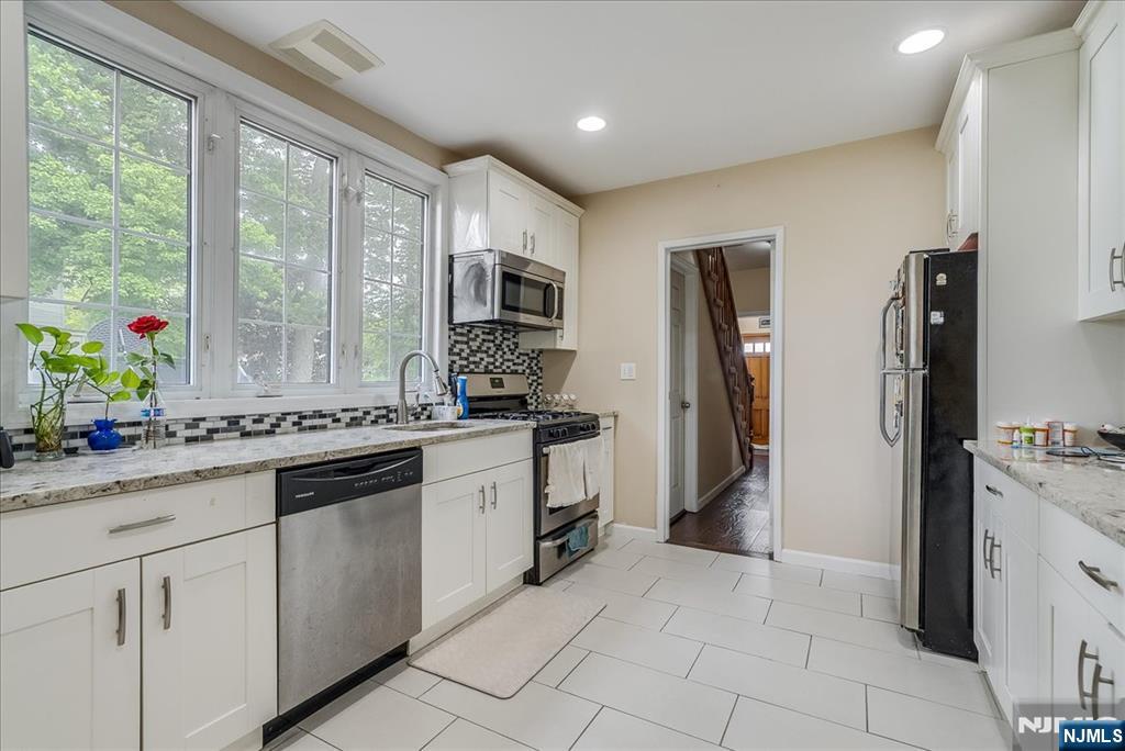 11 Alps Road Wayne, NJ 07470 - Photo 6 of 38