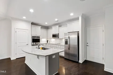 $500,000 | 8121 Fieldcrest Lane, Fuquay-Varina, NC 27526