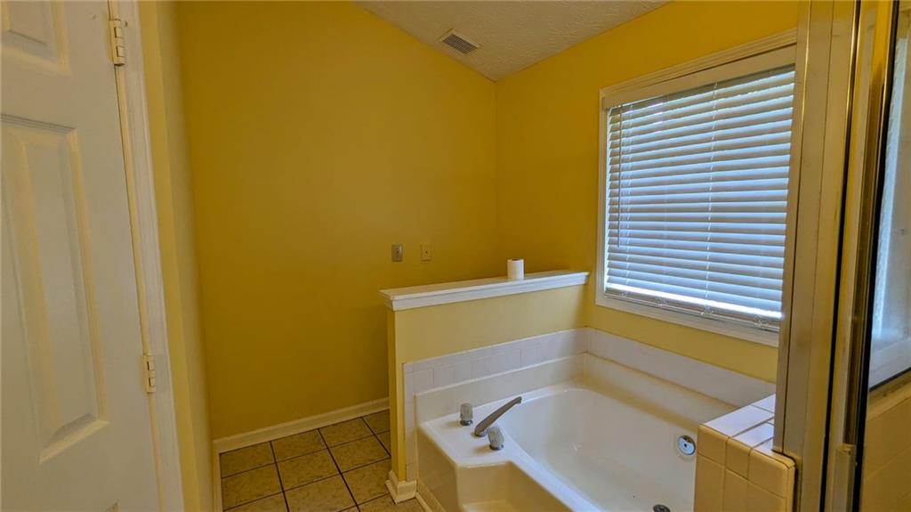 1810 Rockside Lane Southwest Snellville, GA 30078 - Photo 19 of 34 Gallery Image 19