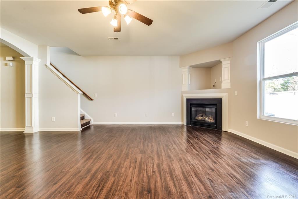 1019 Mearn Road Charlotte, NC 28216 - Photo 3 of 19
