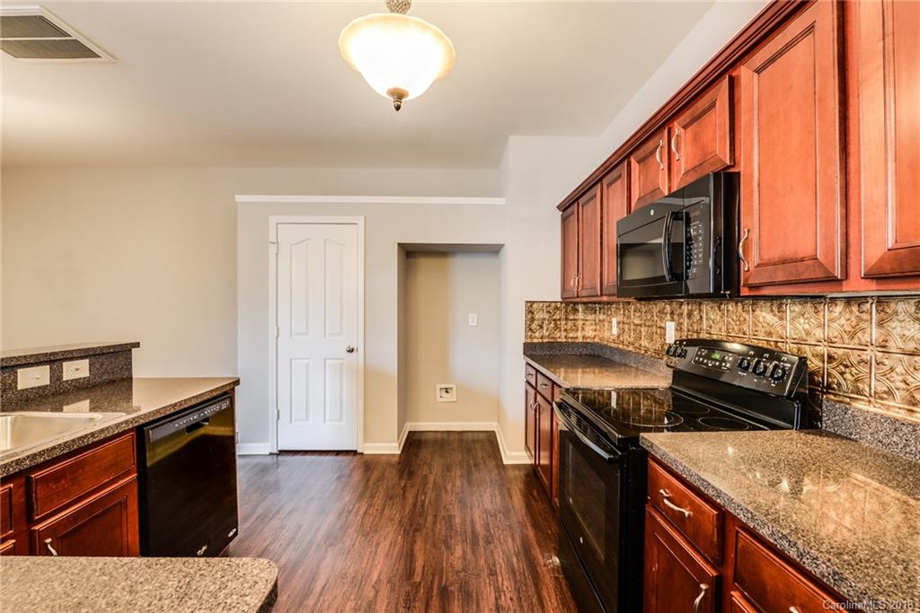 1019 Mearn Road Charlotte, NC 28216 - Photo 6 of 19