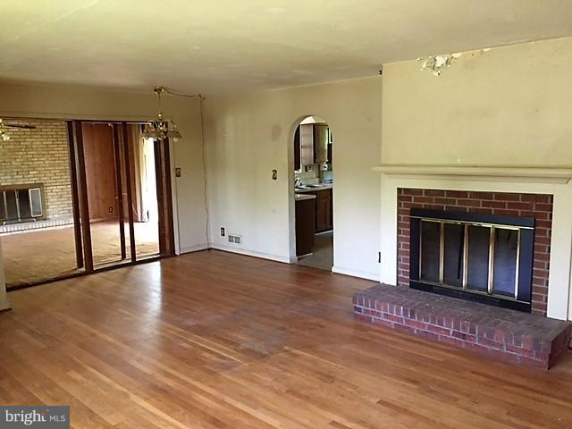 3223 Powder Mill Road Hyattsville, MD 20783 - Photo 2 of 14 Living Room