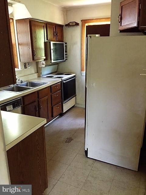 3223 Powder Mill Road Hyattsville, MD 20783 - Photo 6 of 14 Kitchen