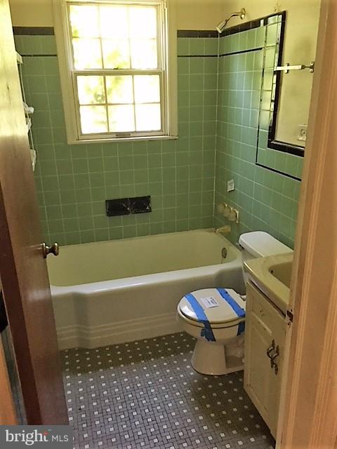3223 Powder Mill Road Hyattsville, MD 20783 - Photo 9 of 14 Bath