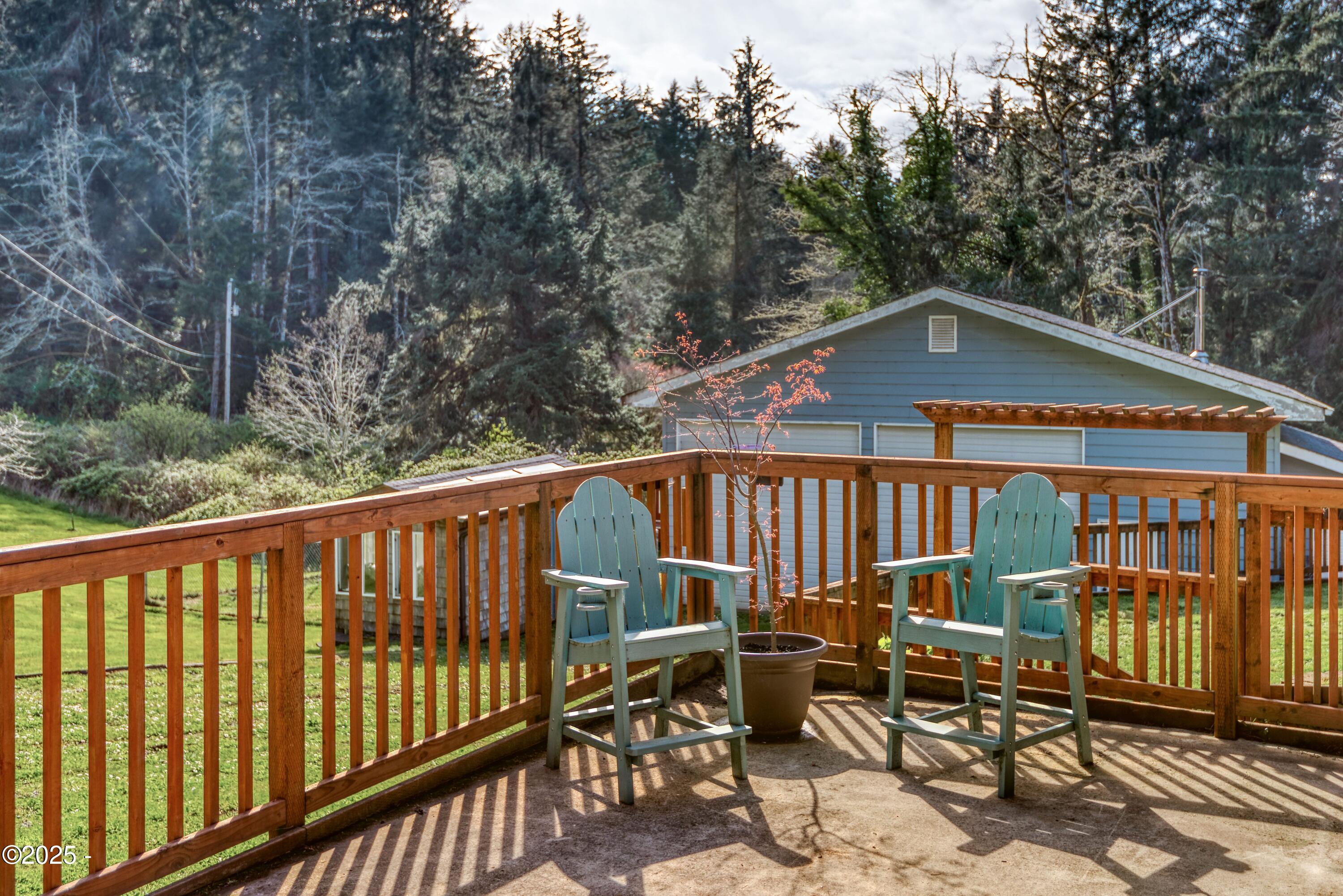 312 Southeast Davis Road Newport, OR 97365 - Photo 29 of 30 Upper side deck looking towards shop