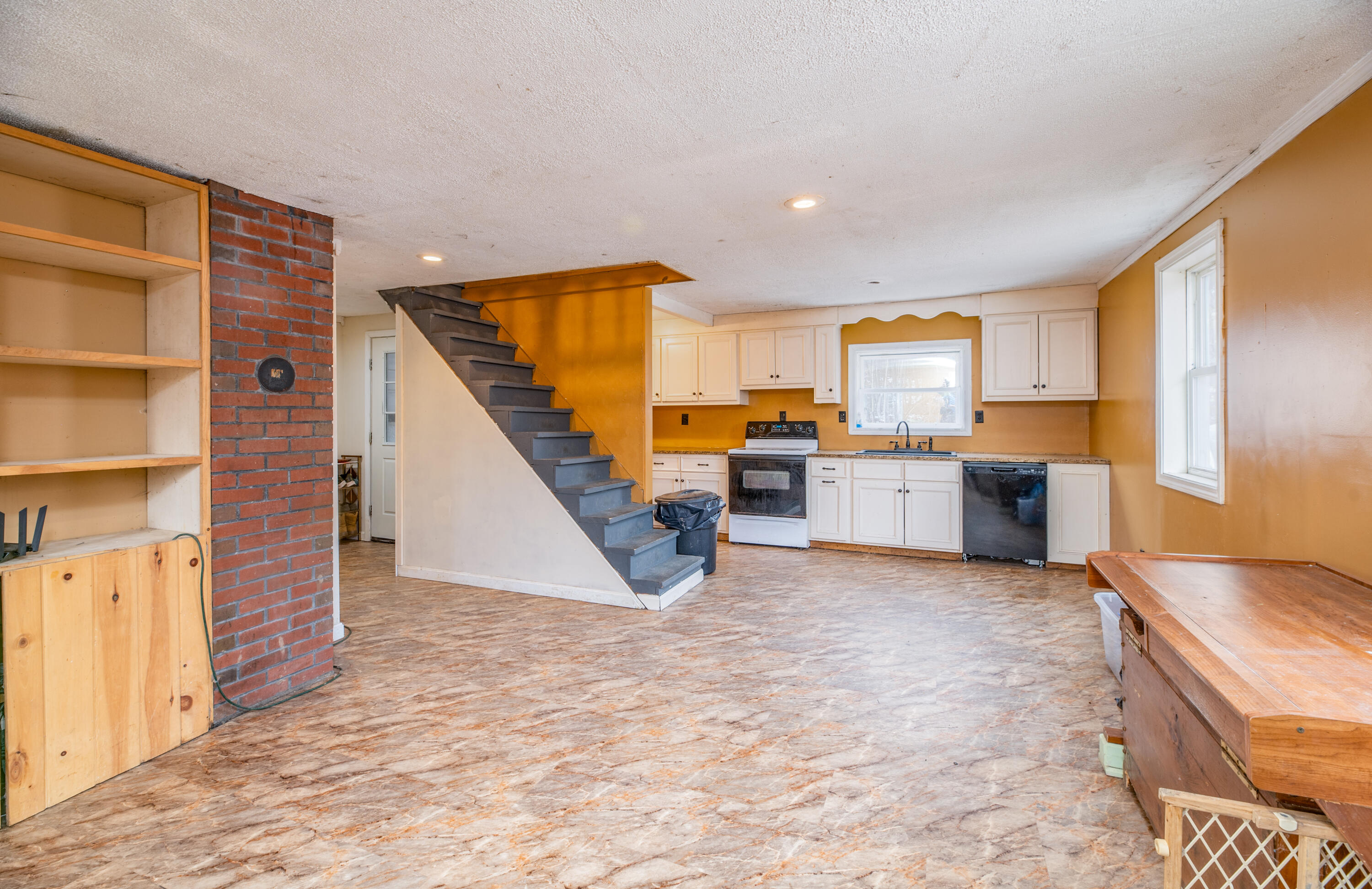 1070 Bean Road Mount Vernon, ME 04352 - Photo 13 of 28 Interior8