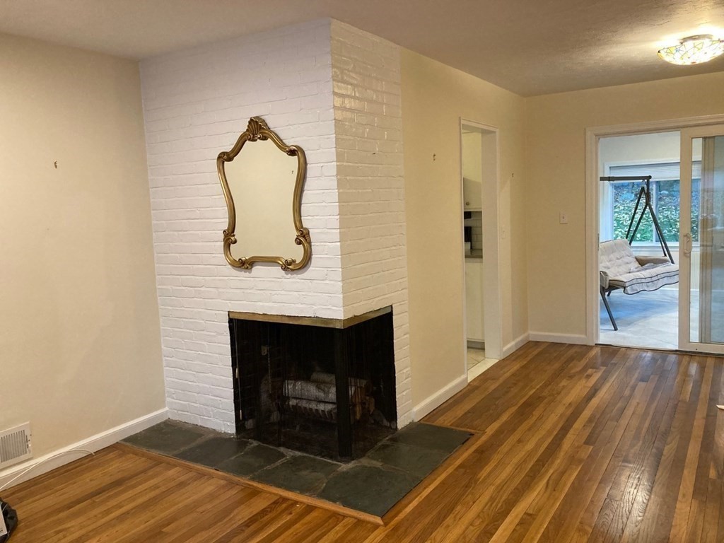 25 Strawberry Hill Road Natick, MA 01760 - Photo 3 of 10 Gallery Image 3
