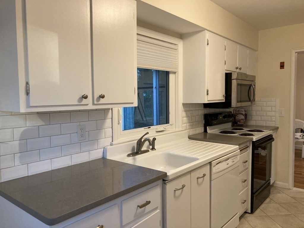 25 Strawberry Hill Road Natick, MA 01760 - Photo 6 of 10 Gallery Image 6