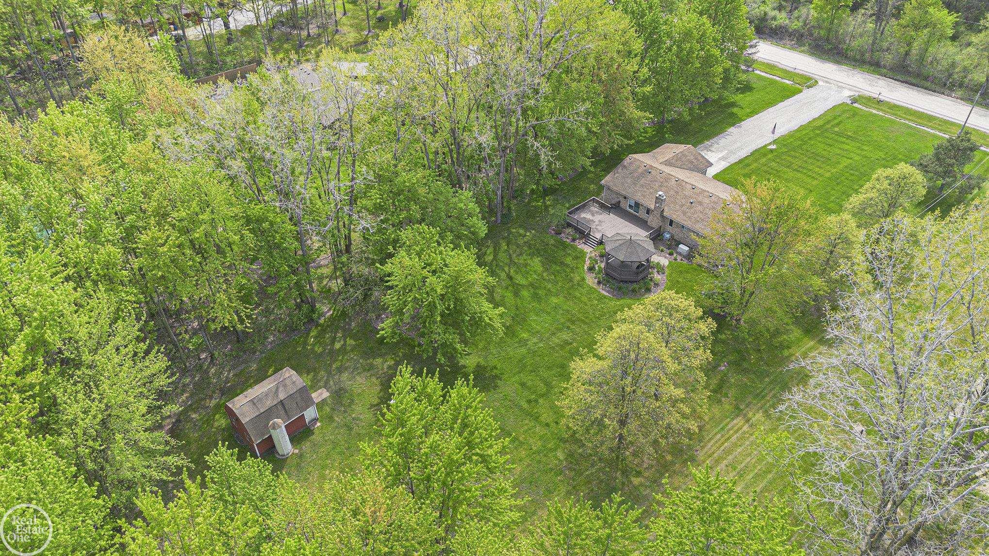 60520 Ray Center Road Ray, MI 48096 - Photo 31 of 35 50174519-55d59389-8457-43b2-bc70-bf9994a959a3.JPG