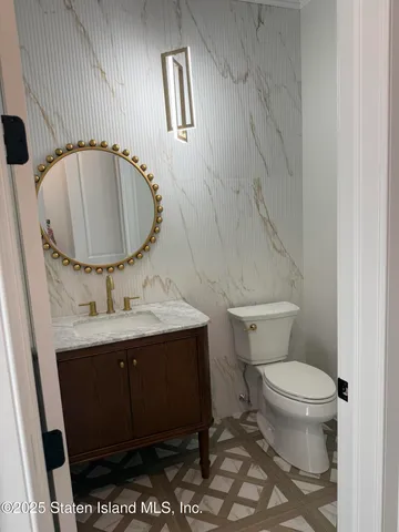 $2,199,900 | 171 Androvette Avenue | Huguenot