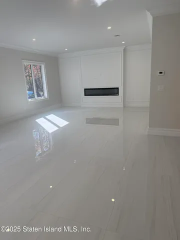 $2,199,900 | 171 Androvette Avenue | Huguenot