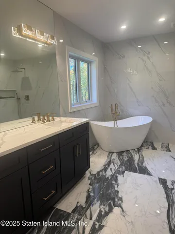 $2,199,900 | 171 Androvette Avenue | Huguenot