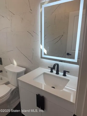 $2,199,900 | 171 Androvette Avenue | Huguenot