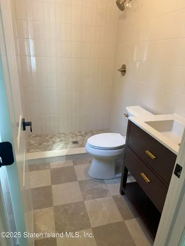 $2,199,900 | 171 Androvette Avenue | Huguenot