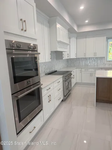 a view of a room with dining space