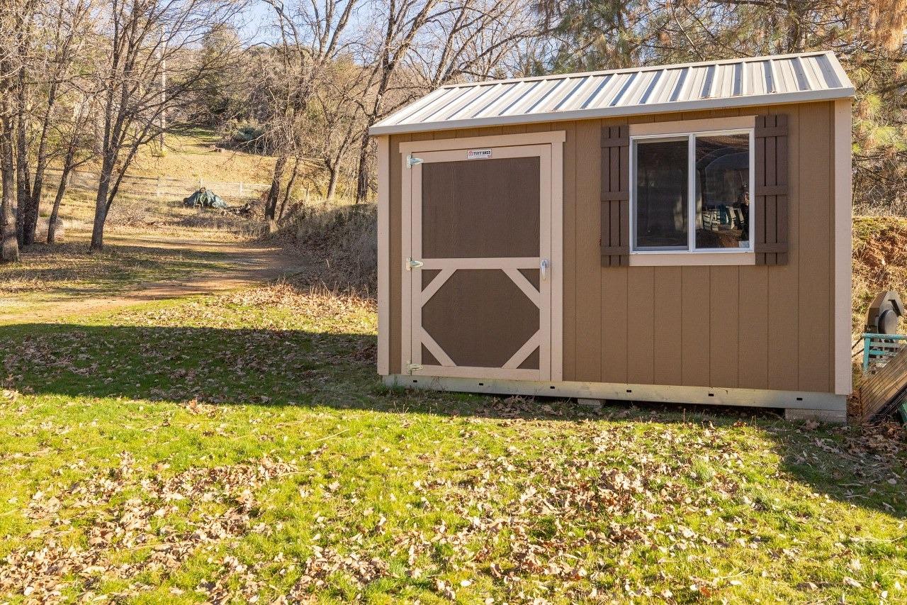 36820 Mudge Ranch Road Coarsegold, CA 93614 - Photo 50 of 75 a view of outdoor space yard and swimming pool