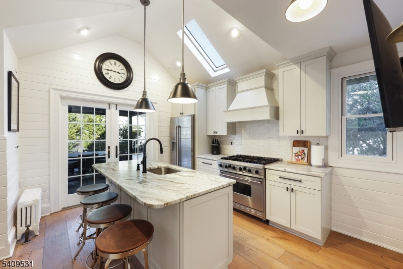 28 Hampton Road Cranford, NJ 07016 - Photo 15 of 39