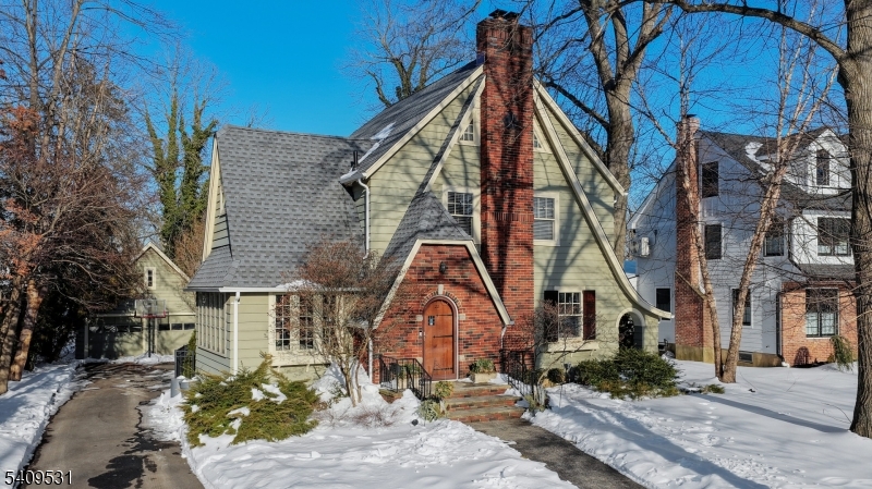 28 Hampton Road Cranford, NJ 07016 - Photo 4 of 39