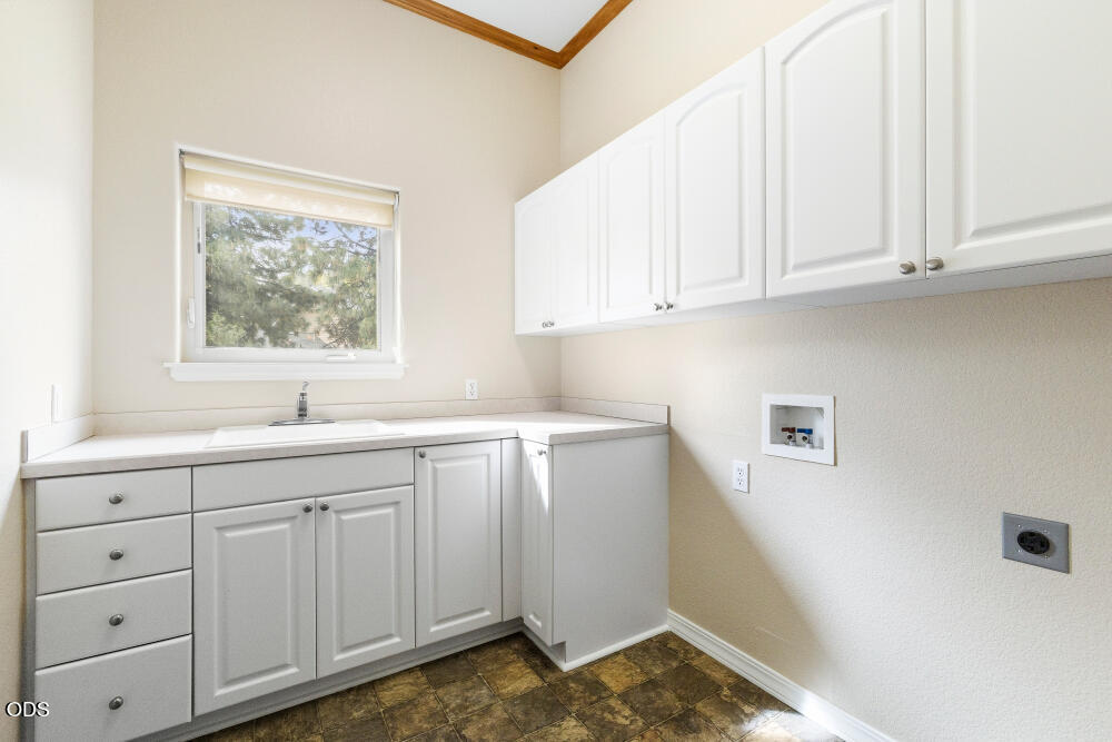 9522 Kestrel Road Klamath Falls, OR 97601 - Photo 24 of 69 Gallery Image 24